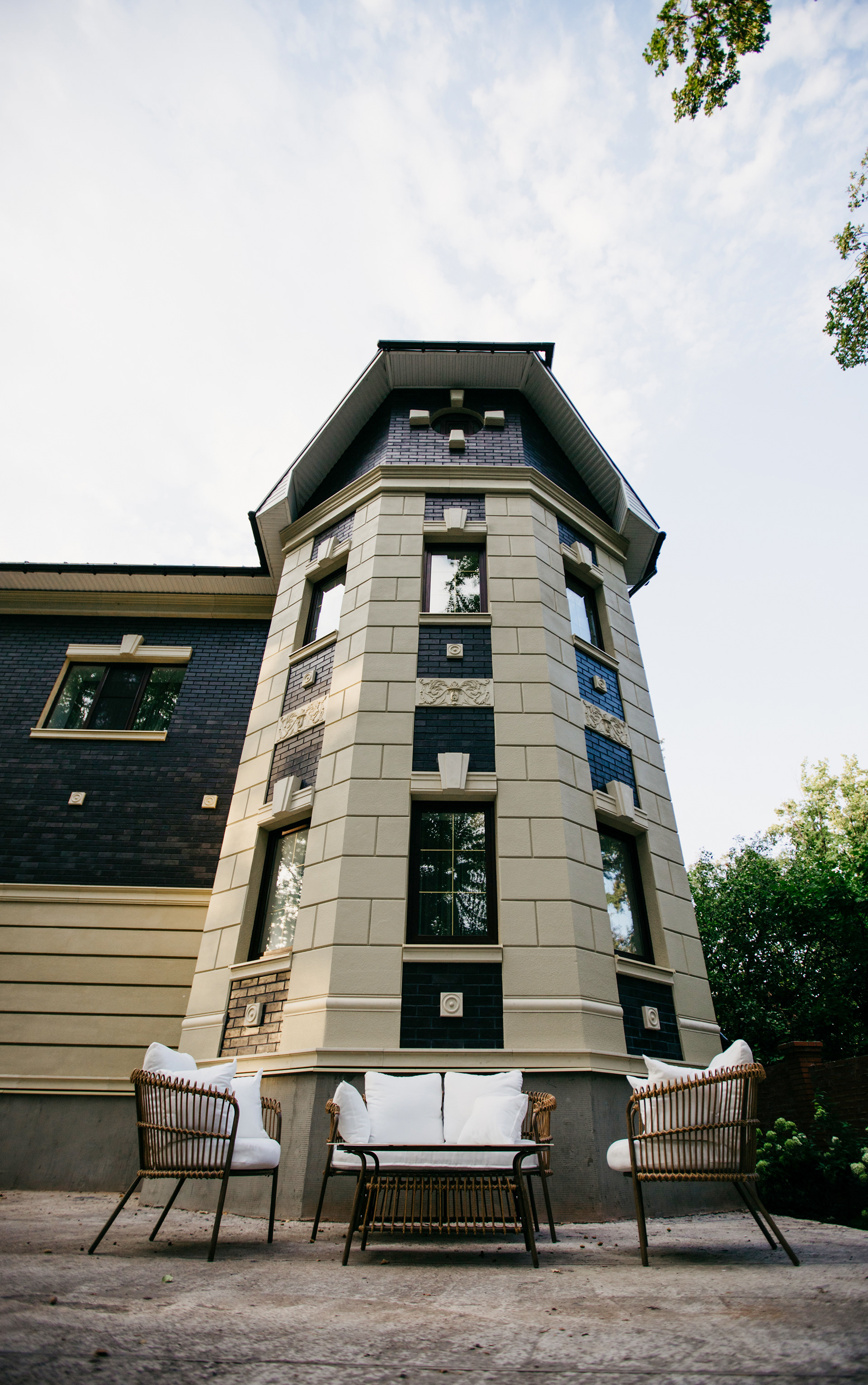 FACADES OF THE HOUSE IN YUMATOVO-3