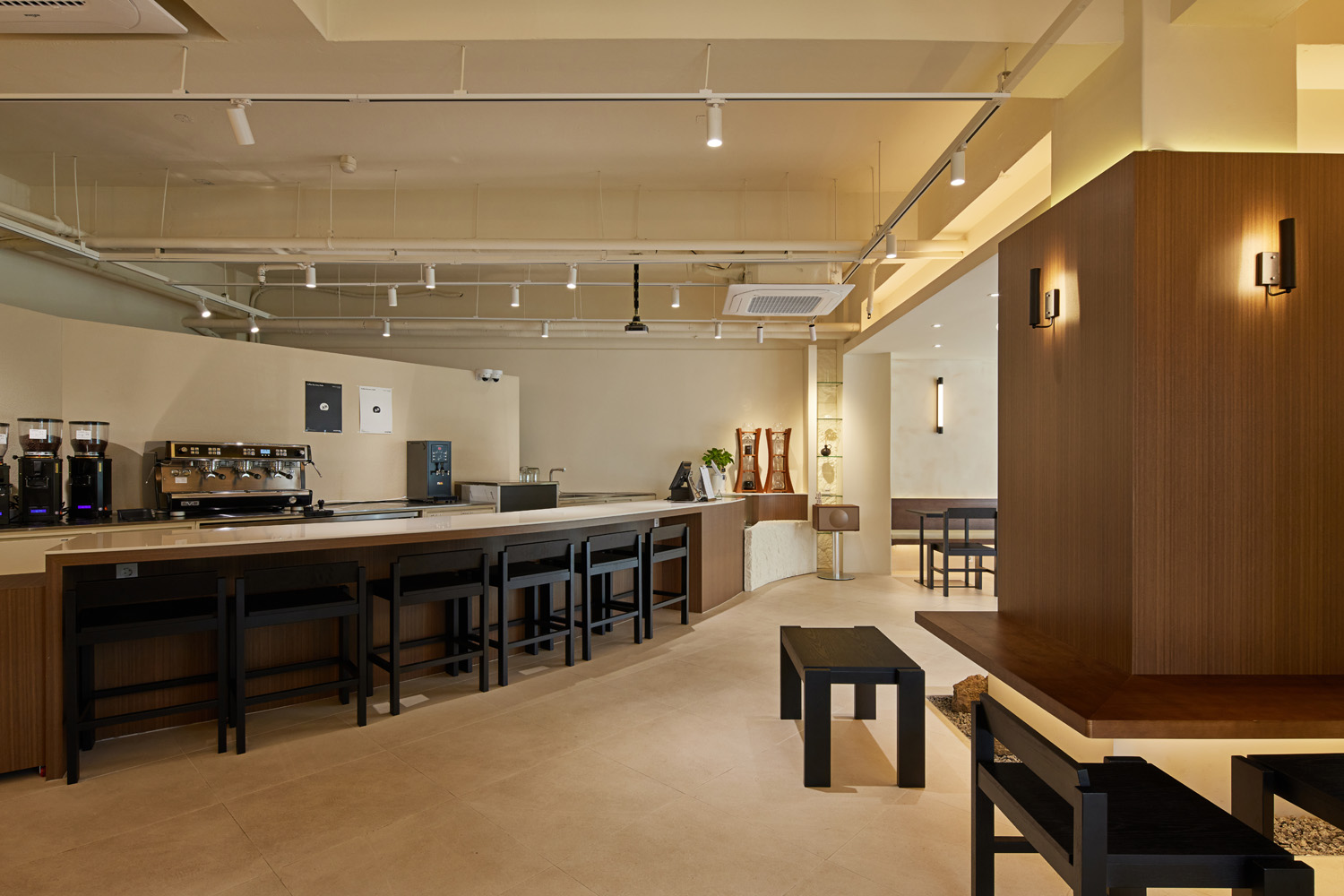 白色与木质，打造 27 平米高级公寓-6