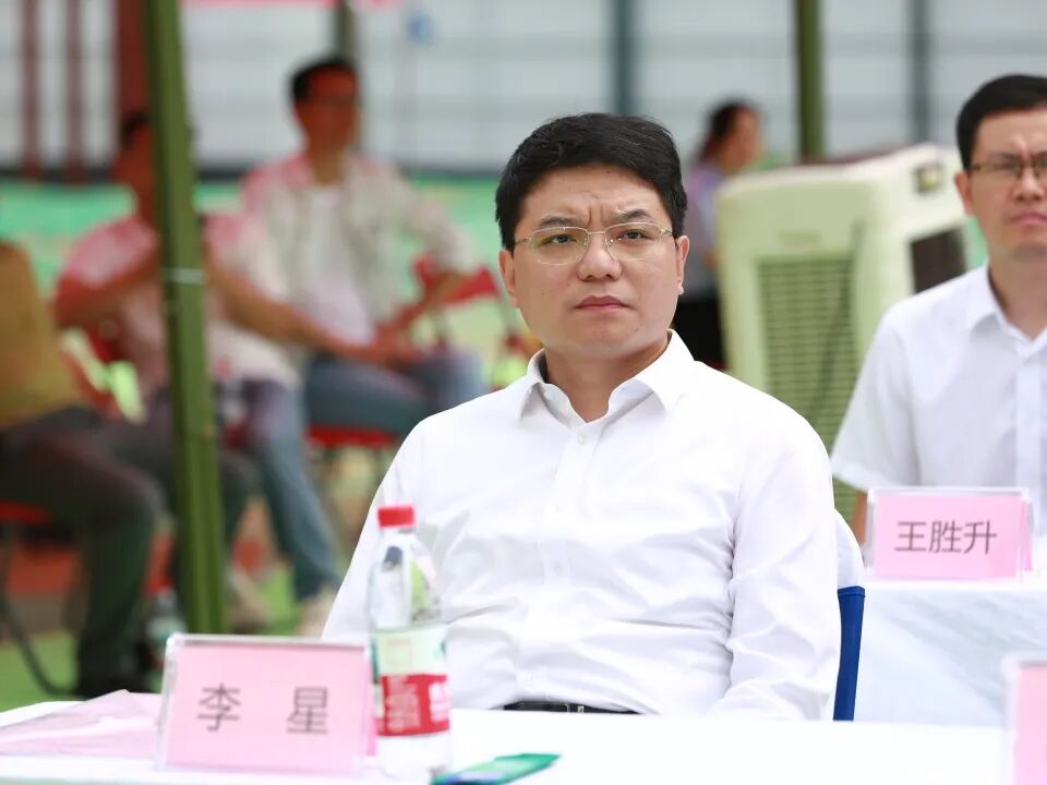 中国华西设计•粤港澳大湾区总部基地“龙华数智设计产业园总部大厦项目”开工仪式隆重举行-16