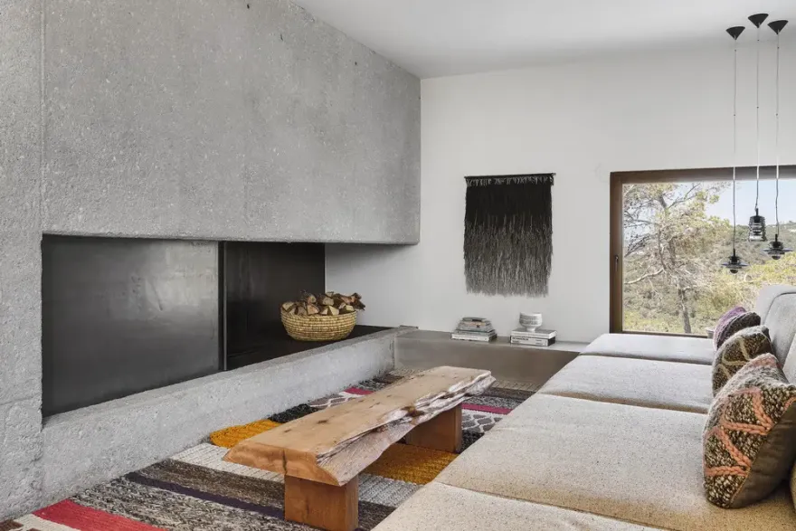 伊比莎岛纯白立方别墅 | 著名设计师 Patricia Urquiola 的地中海风情设计-1