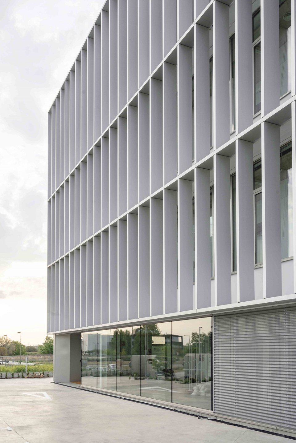 181 UNOLAB 总部大楼，西班牙 / FRPO-20