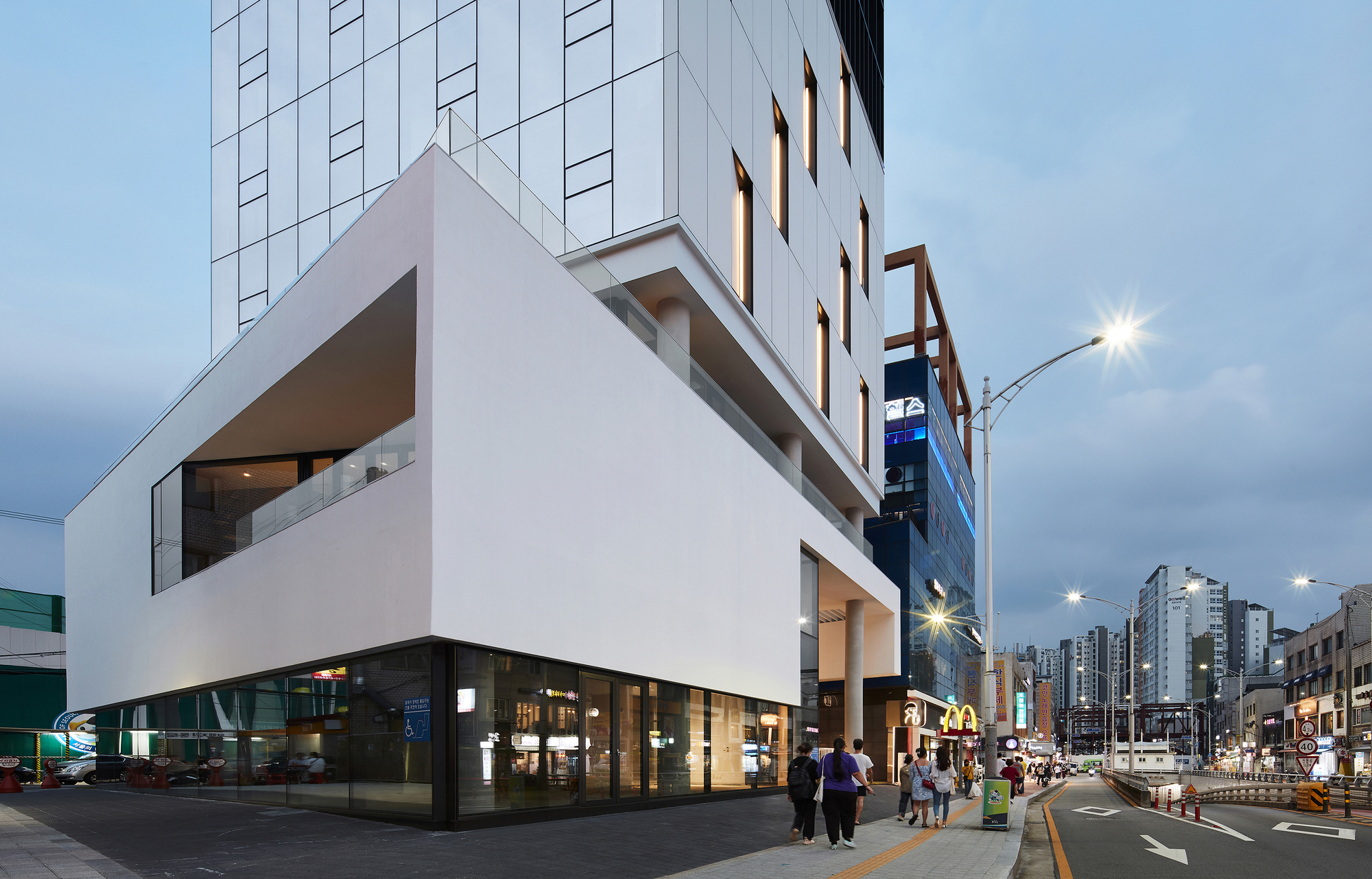 Triplet Code Imun Neighborhood Facility / L'EAU design-23