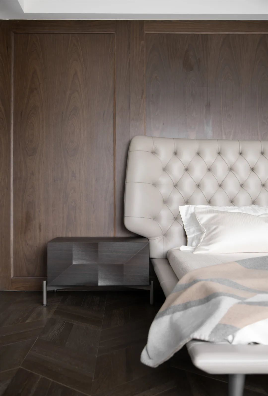 无风格设计,打造自由职业者的理想复式空间-80