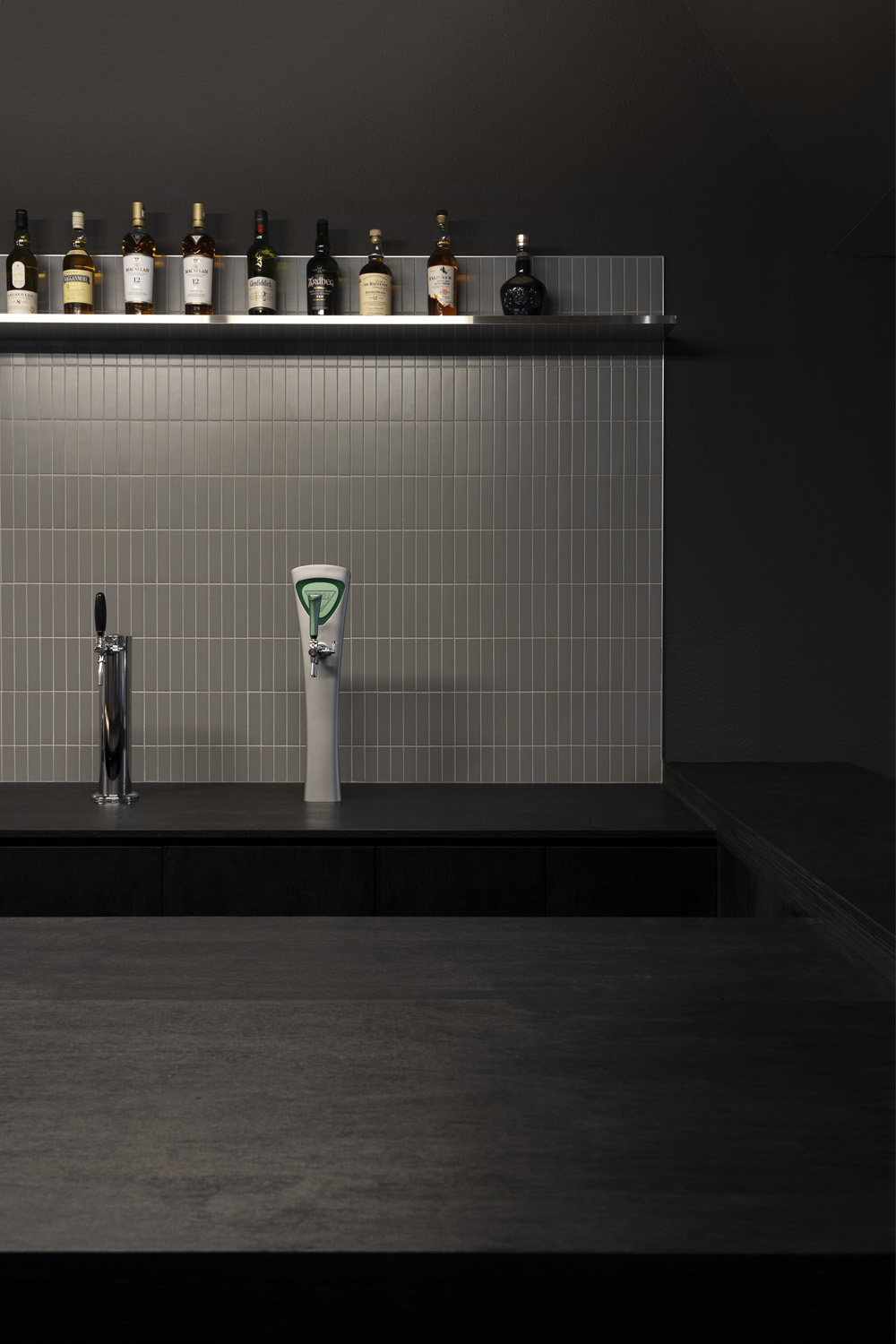 时尚高级的 11 坪料理店室内设计案例-14