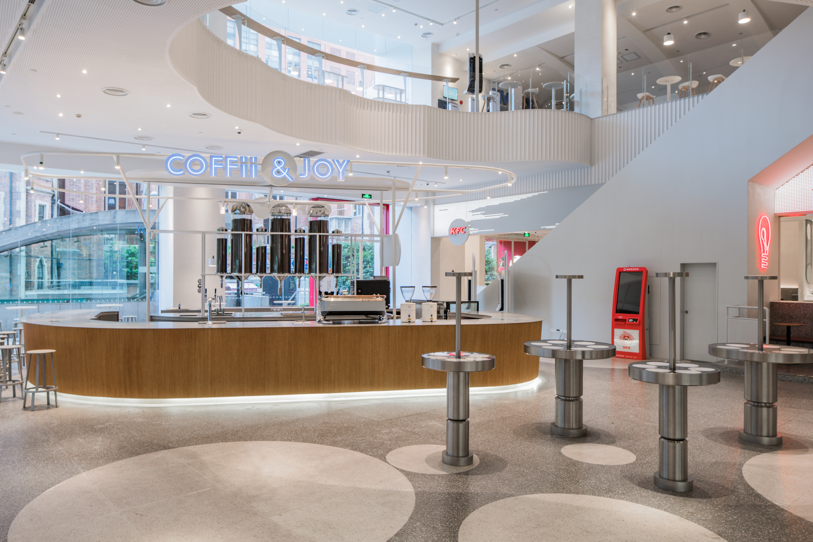 上海和平电影院 KFC 餐厅·穿梭时空的未来之旅-26