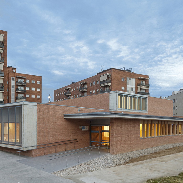 Can llong 初级医疗保健中心丨西班牙丨Comas  Pont Arquitectes-0