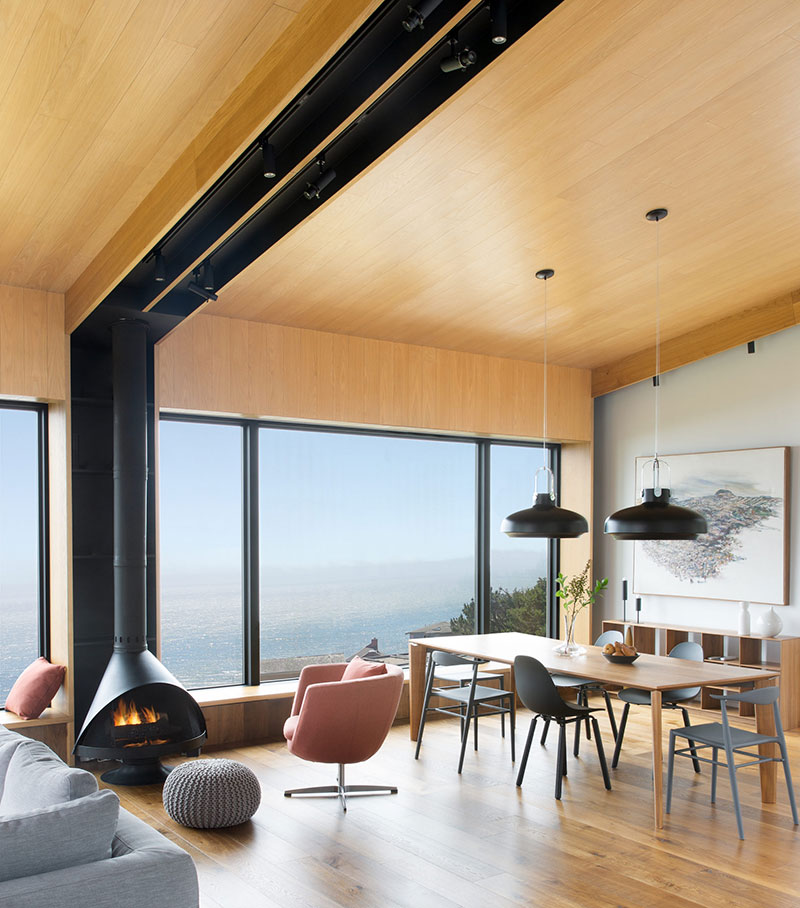 加州 300 平米周末度假屋，蓝调游戏室与海景厨房成亮点-5