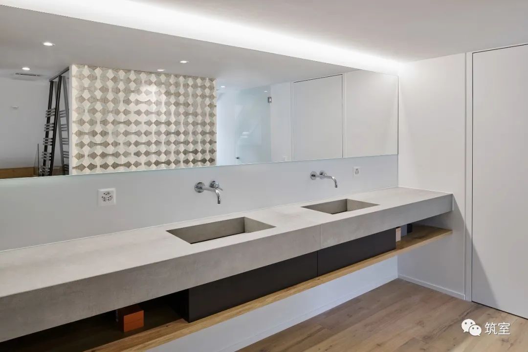 都市水泥森林中的异域极简家居丨国际名师,国际知名设计公司-13