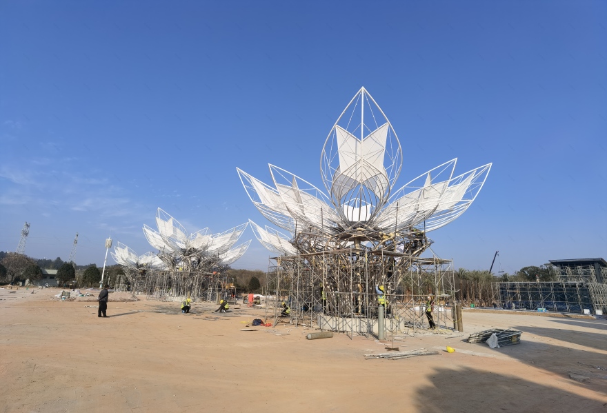 公共艺术-《橙彩凝香》-2