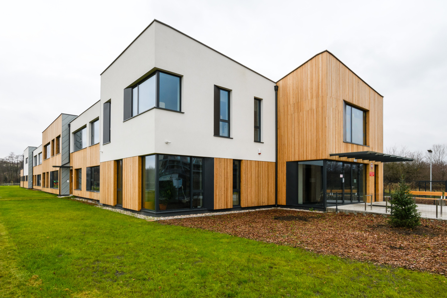 波兰华沙“特伦德”幼儿园——木质外墙、丰富功能区的创意设计-27