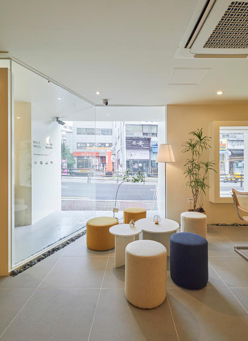 简约风 27 平米咖啡厅设计 打造温馨空间-14