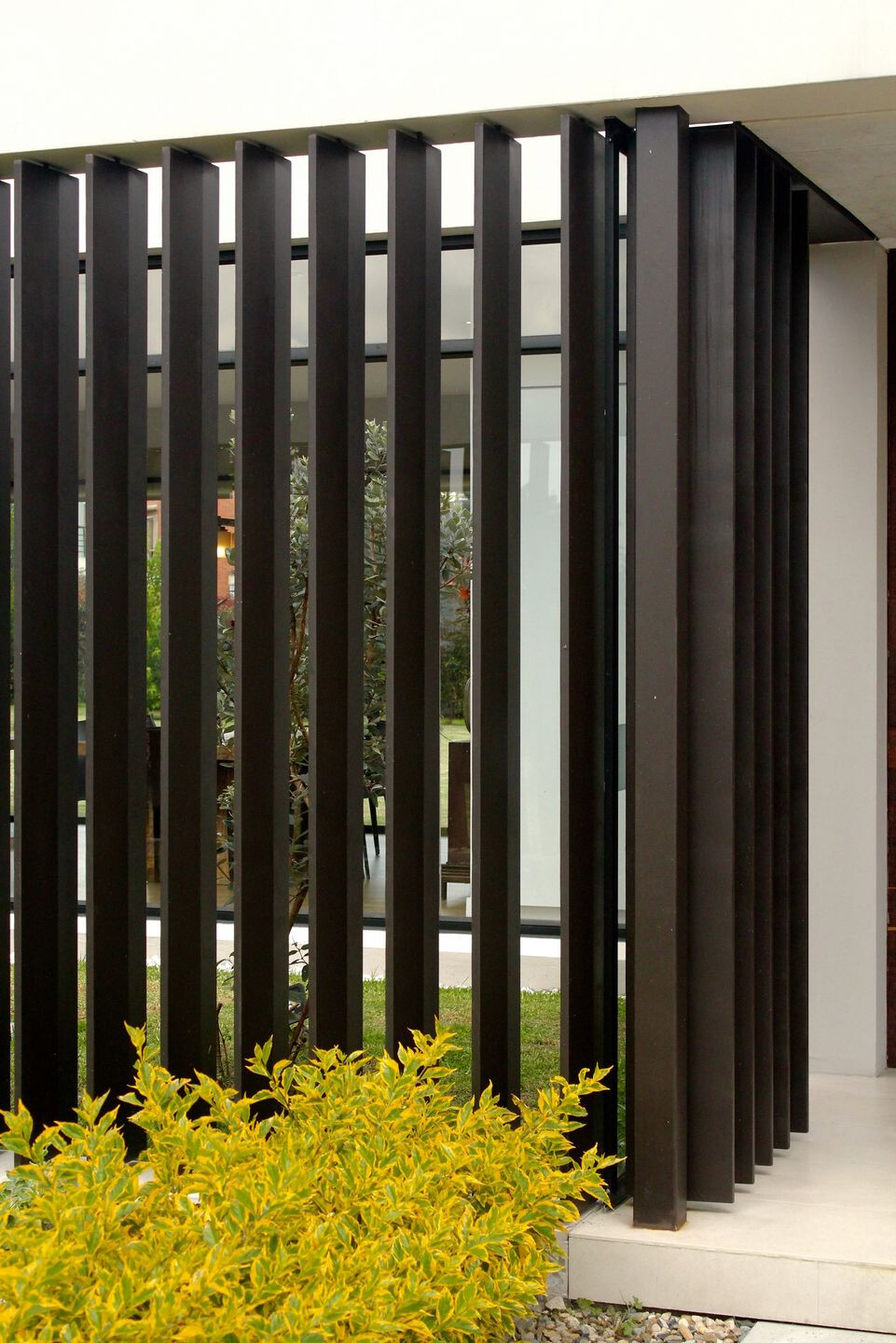 哥伦比亚 L 型别墅 · Campuzano Arquitectos 的室内外一体化设计-22