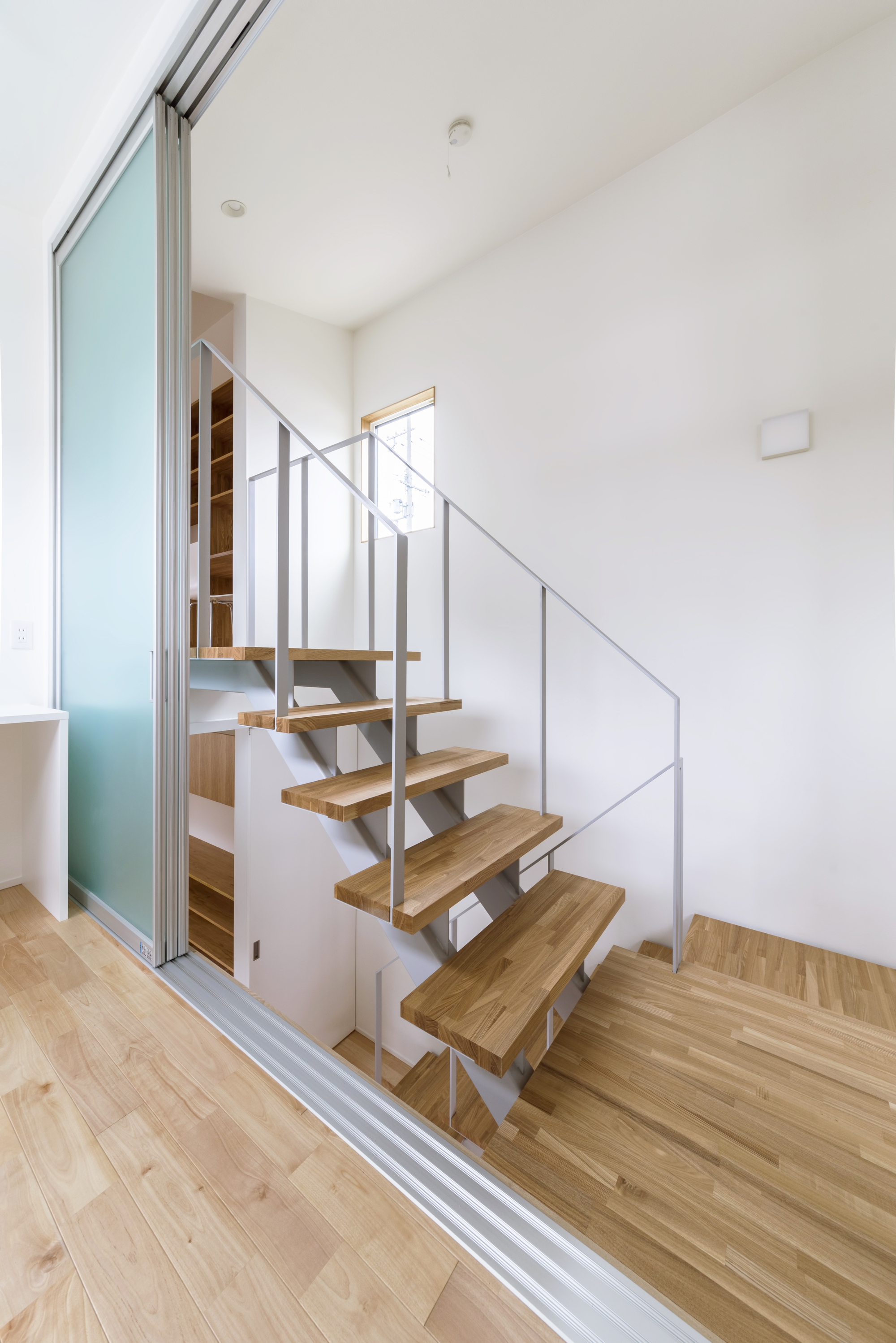 House With 3 Shed Roofs / 416 Architects-30