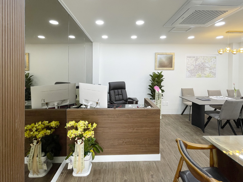 白色木质内饰，打造温馨舒适家居空间-3