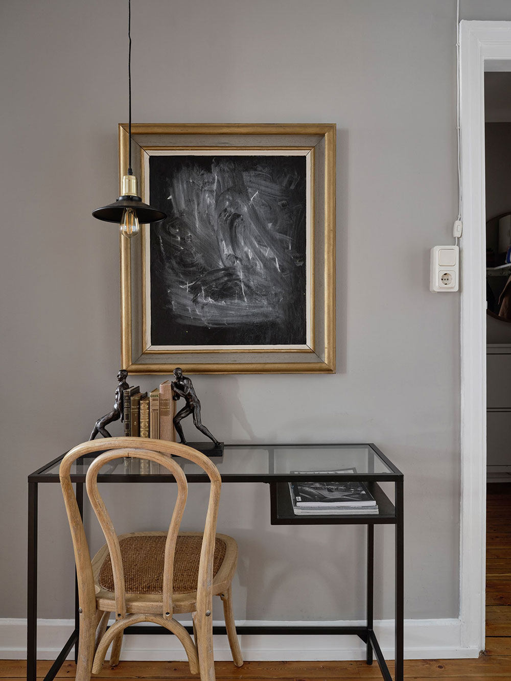 斯德哥尔摩 45 平米小公寓的蓝墙魅力-13