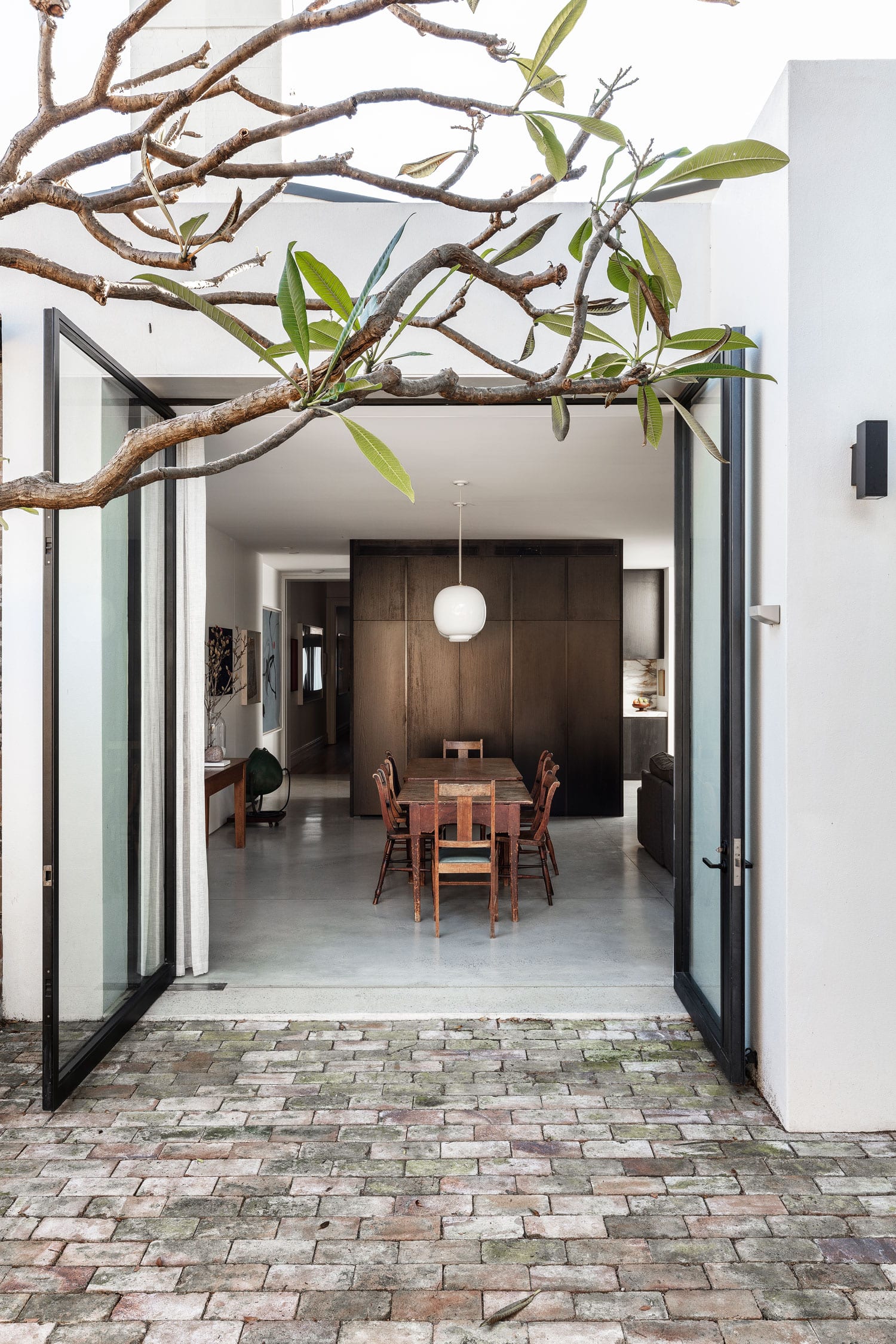 悉尼 Redfern 区的雕塑铜屋（Chimney House）-3