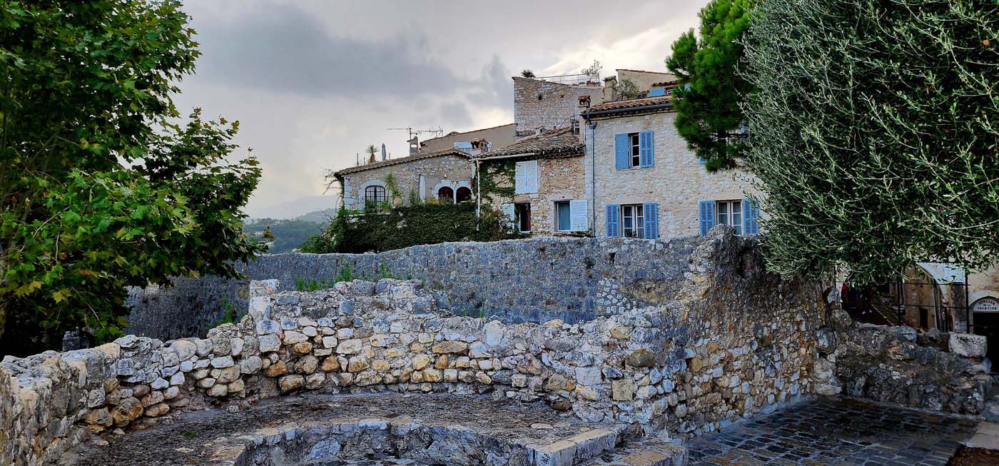 法国埃兹古村建筑群-34