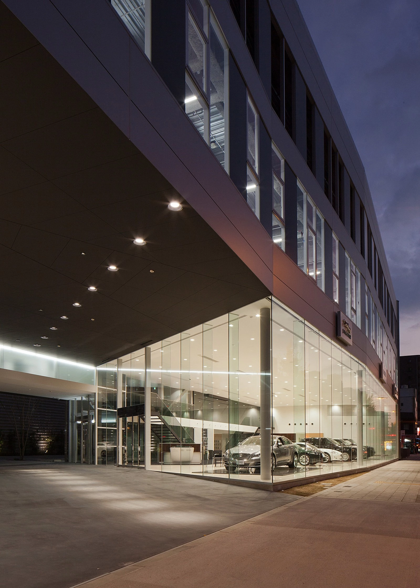 大阪透明汽车展厅-10