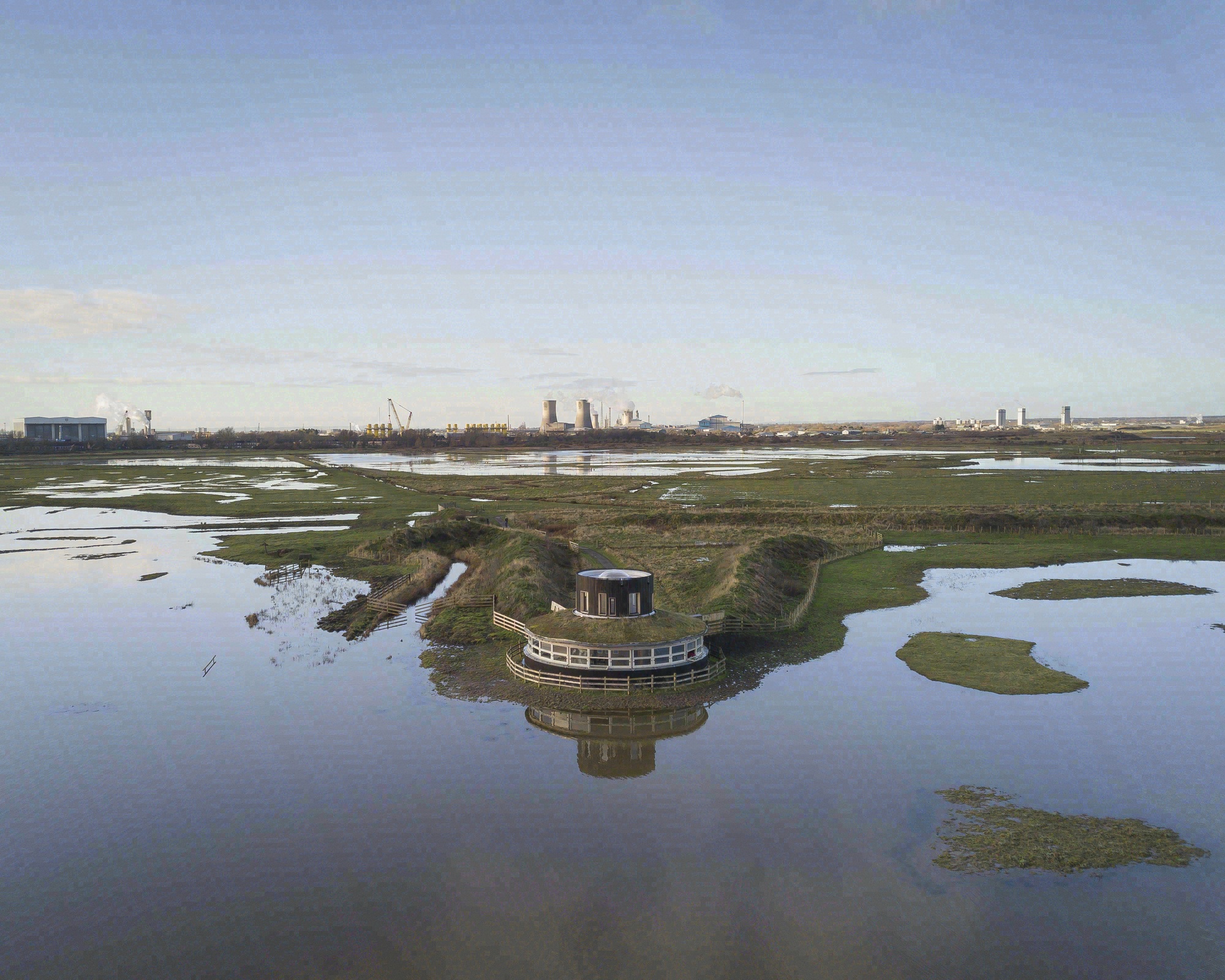 索尔索姆池塘鸟类隐蔽所丨英国丨Child Graddon Lewis-16