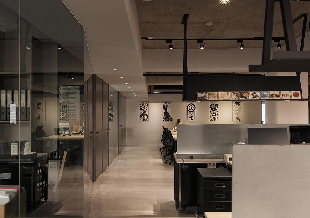 工业风办公室设计,巧妙融合网络元素与空间功能-19