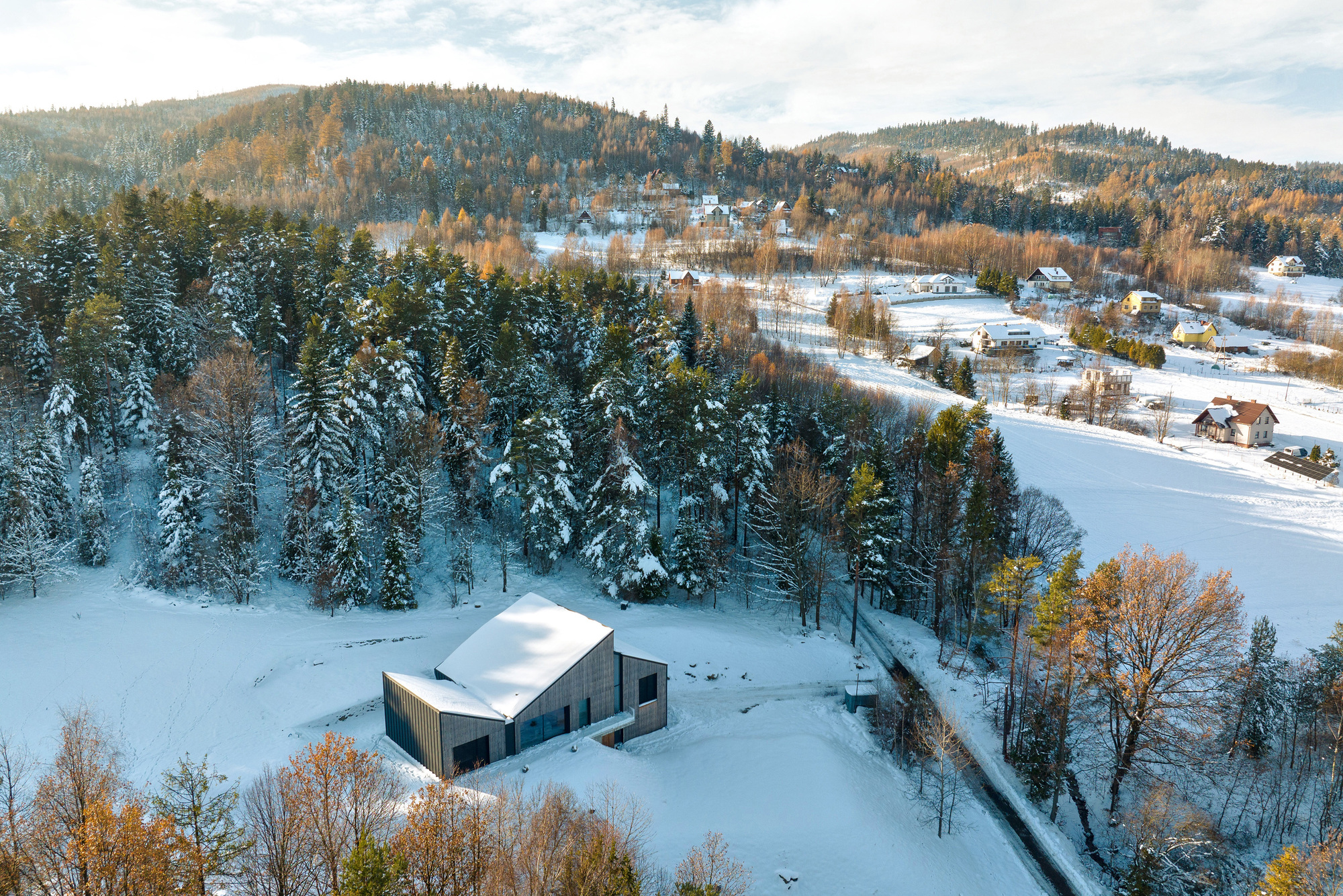 贝斯基德山区的房子丨波兰丨RS+ Robert Skitek-30