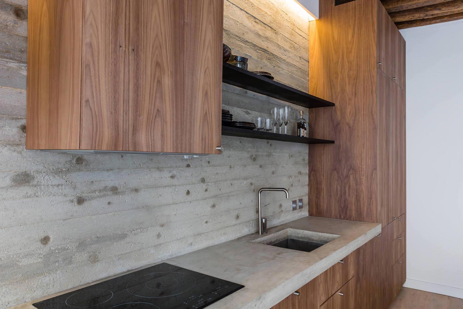 极简巴黎公寓 | 乔纳森·斯泰内展现原始材料与纯粹形态-7