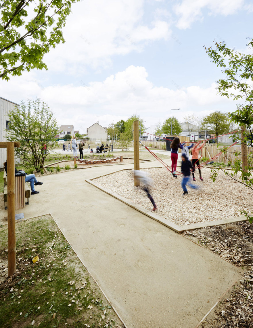 法国 Courdimanche 公园游乐场 | 绿意盎然的城市空间-3