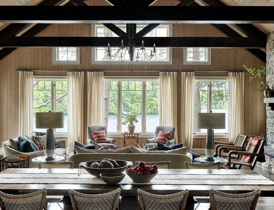 加拿大温馨湖畔别墅 | 蓝色厨房与精美纺织艺术-1