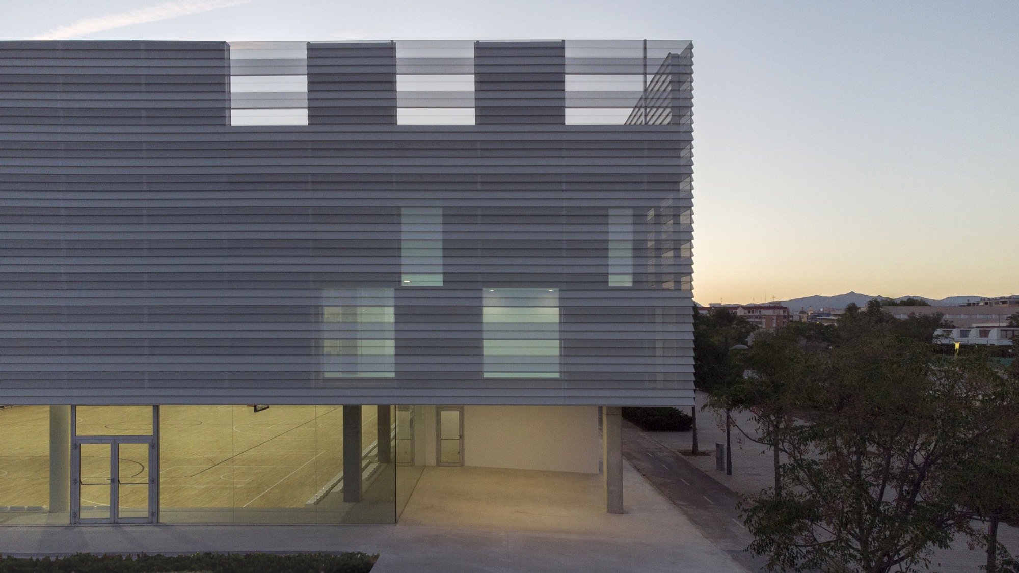 Municipal Sports Pavilion of San Vicente del Raspeig / MCEA | Arquitectura + NAOS 04 ARQUITECTOS-35