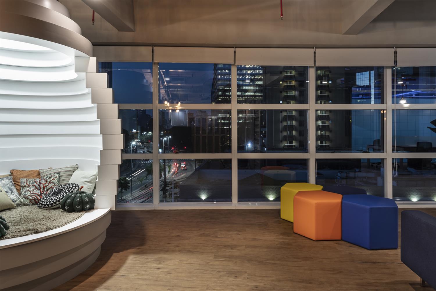 巴西 Udacity 智能办公室，灵活空间与自然光线交融-9