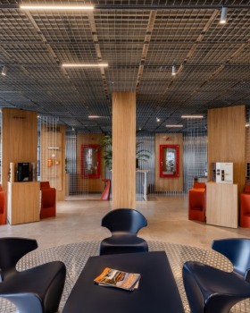 马登集团打造的M Sora办公室丨阿尔巴尼亚