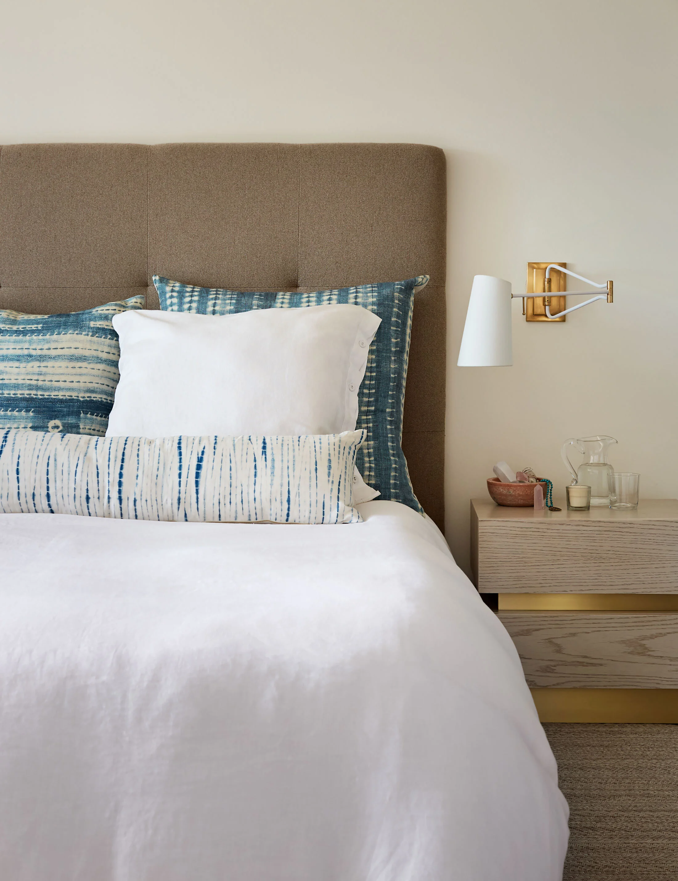 中世纪 吕·厄·HSH室内设计公司

注：Lu·e可能是特定人名或品牌名，由于缺乏更多背景信息，只能按音译处理 丨美国丨HSH Interiors AOR-14