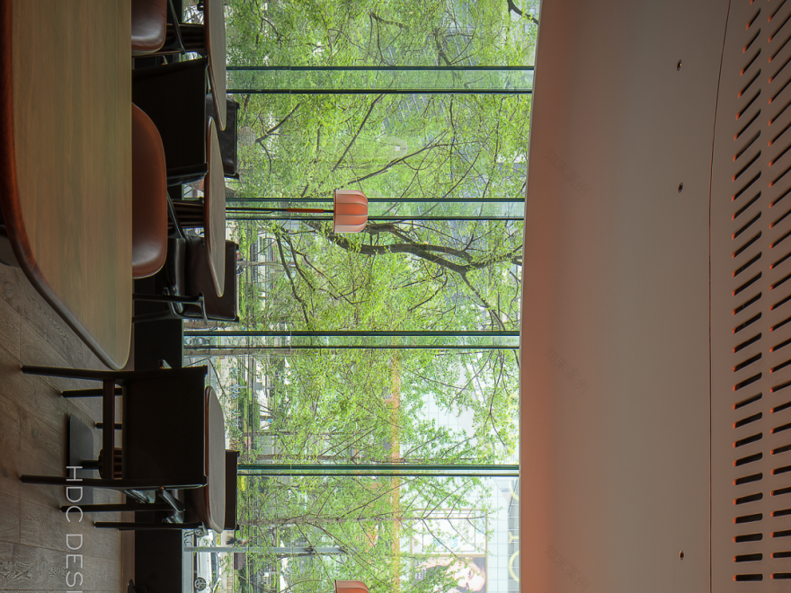 双塔映衬下的MOC餐厅丨中国成都丨唐嘉骏,刘芮言-9