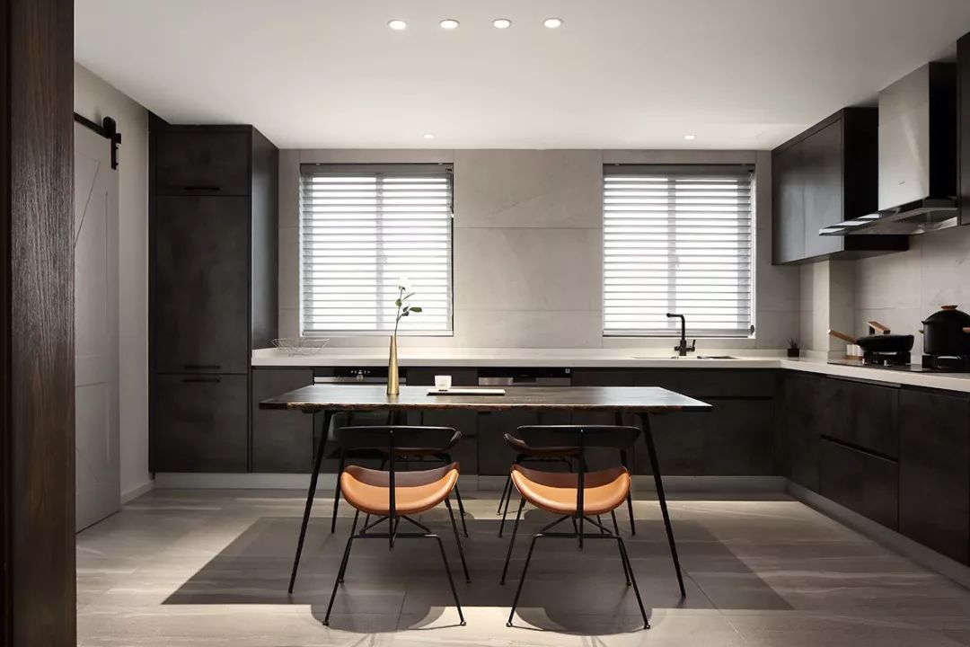 极简 90 后小两口的爱巢 | 现代纯粹,温馨朴实-4