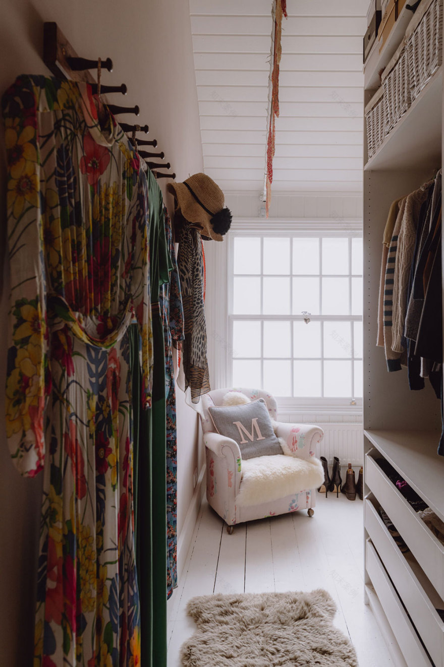 英国肯特郡前洗礼堂的时尚工业风格住宅设计-20