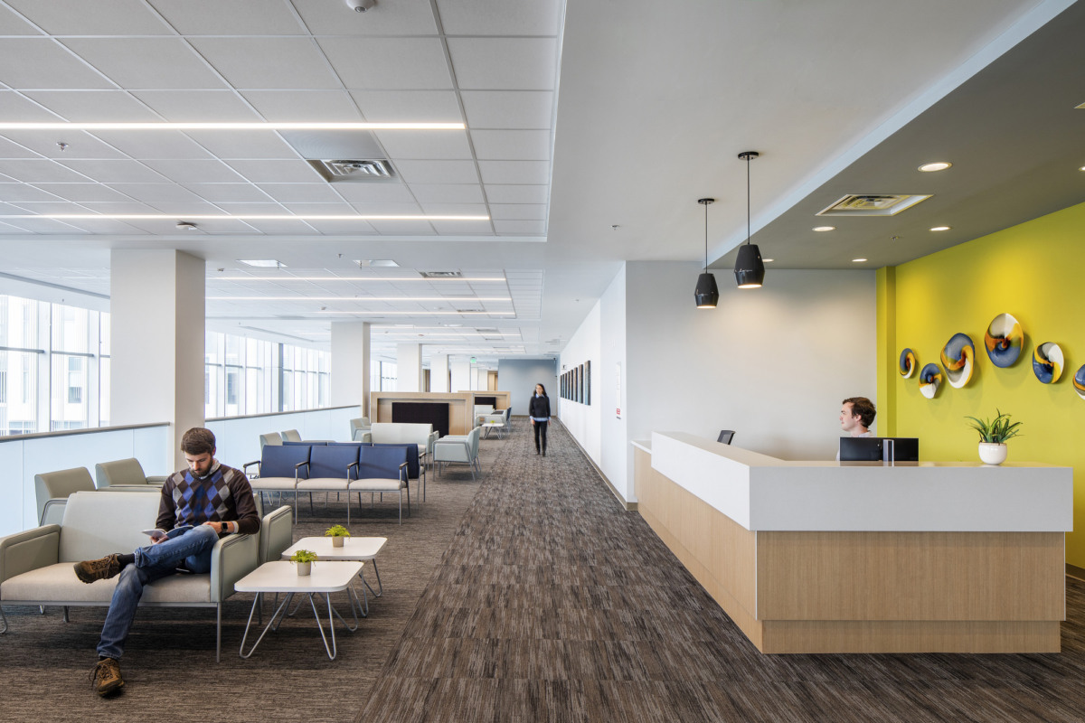 Michigan 雪城中心新建医疗中心,融入自然环境的现代设计-17