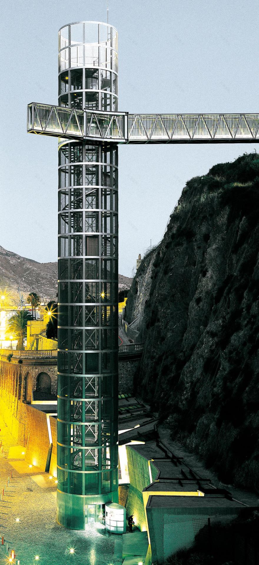 钢构电梯塔与办公楼 | 连接历史与现代的创意之作-13