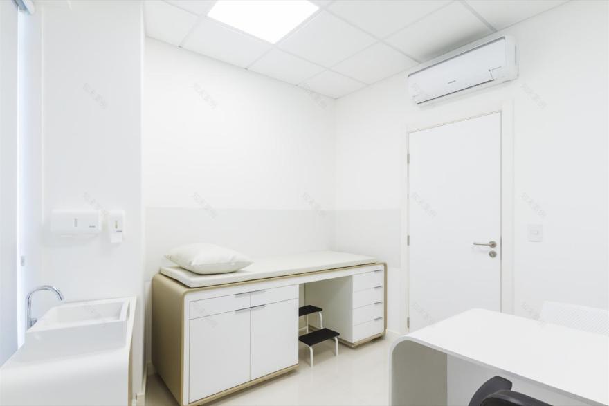 巴西 Alisson Bresciani 诊所 · 温馨舒适的医疗空间设计-6