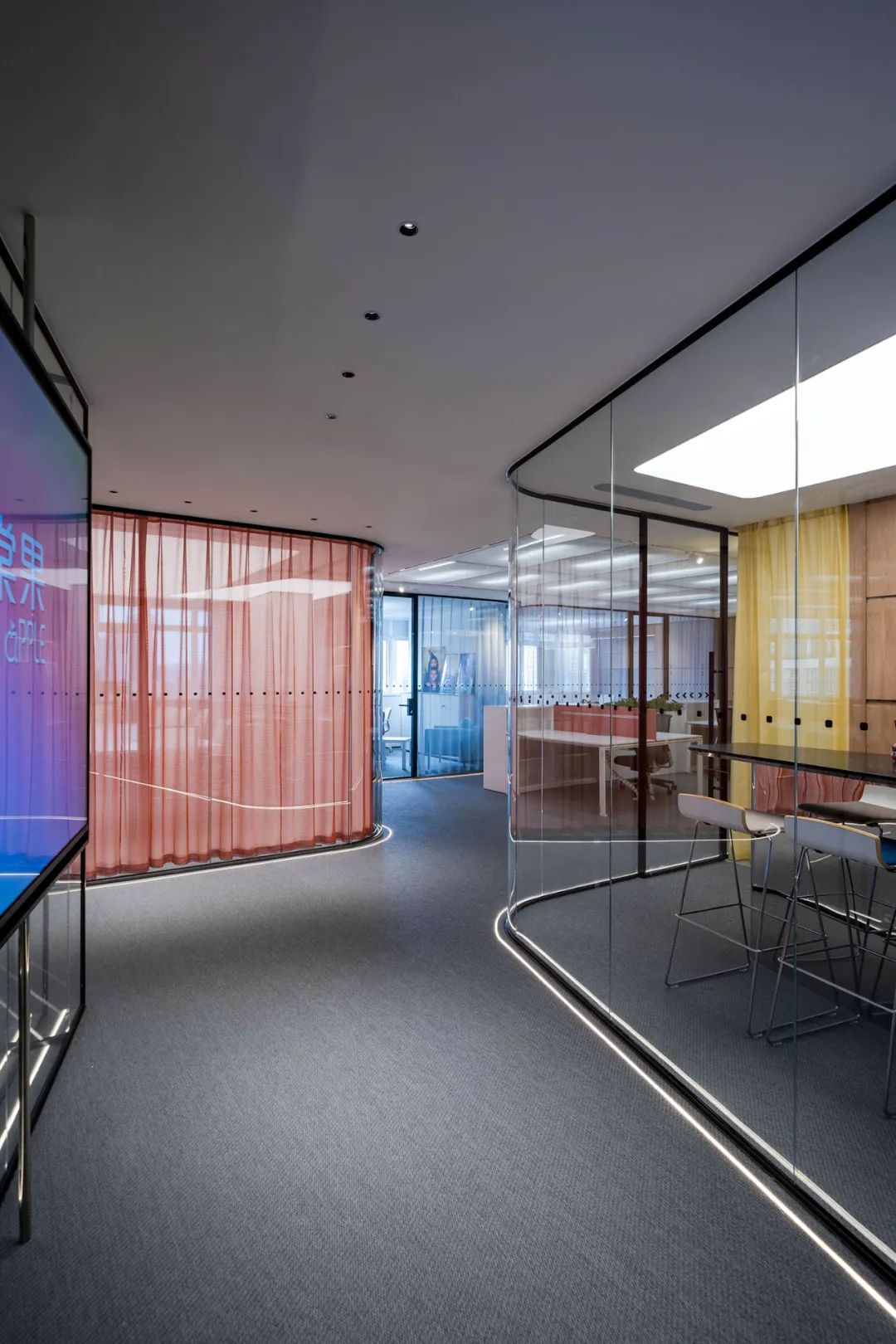 苹果办公室北京 · 最大化利用自然光的现代办公空间设计丨中国北京丨秦国鹏,屈飞婧-4