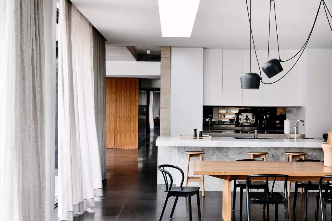 Workroom | 极简美学与功能平衡的室内设计-9