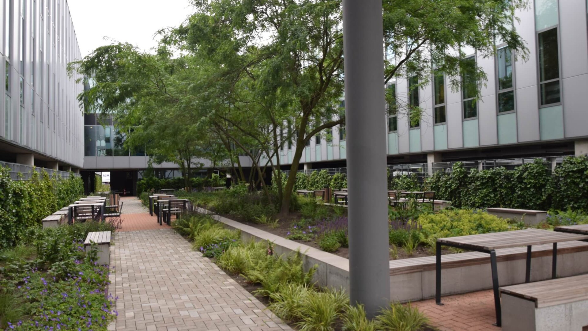ATOS - Eindhoven Airport - Grasveld Tuin- en Landschapsarchitecten-0