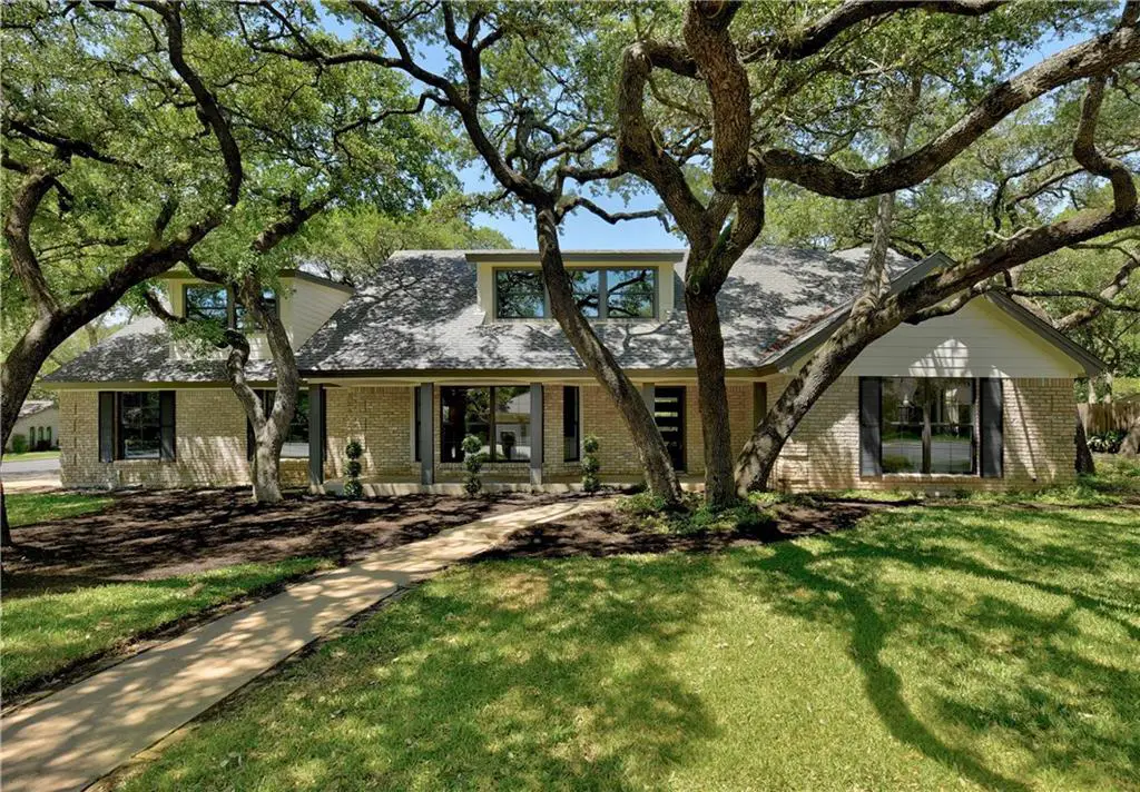 个性墙纸打造独特餐厅，翻转德州住宅视觉体验-19