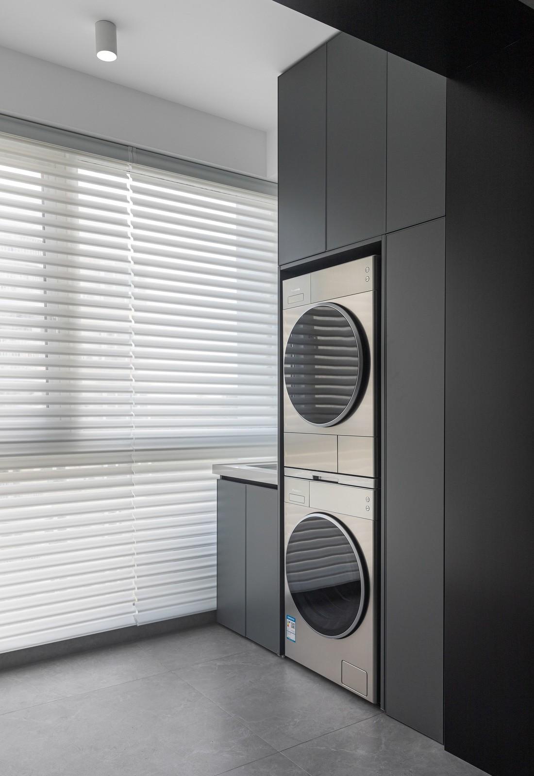 超强储物现代小户型克莱因蓝主旋律-25