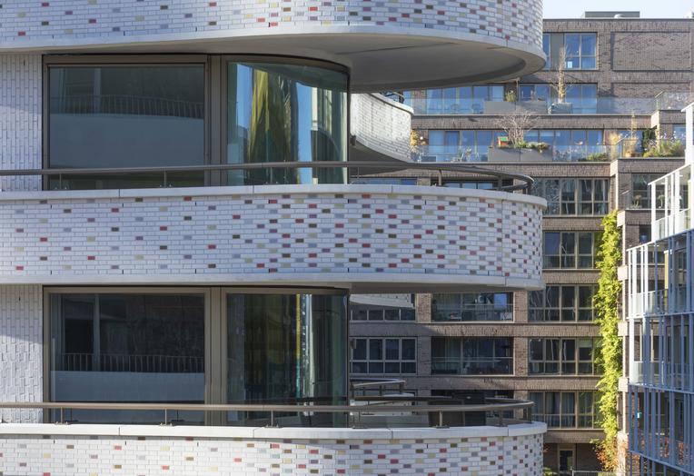 波浪；海浪；浪潮

注：The Wave在不同语境可能有不同理解，比如也可能指特定的名为波浪谷的自然景观等，但仅从这两个单词本身常见释义有上述这些如果有更具体语境，可补充后获得更精准翻译 丨荷兰阿姆斯特丹-13