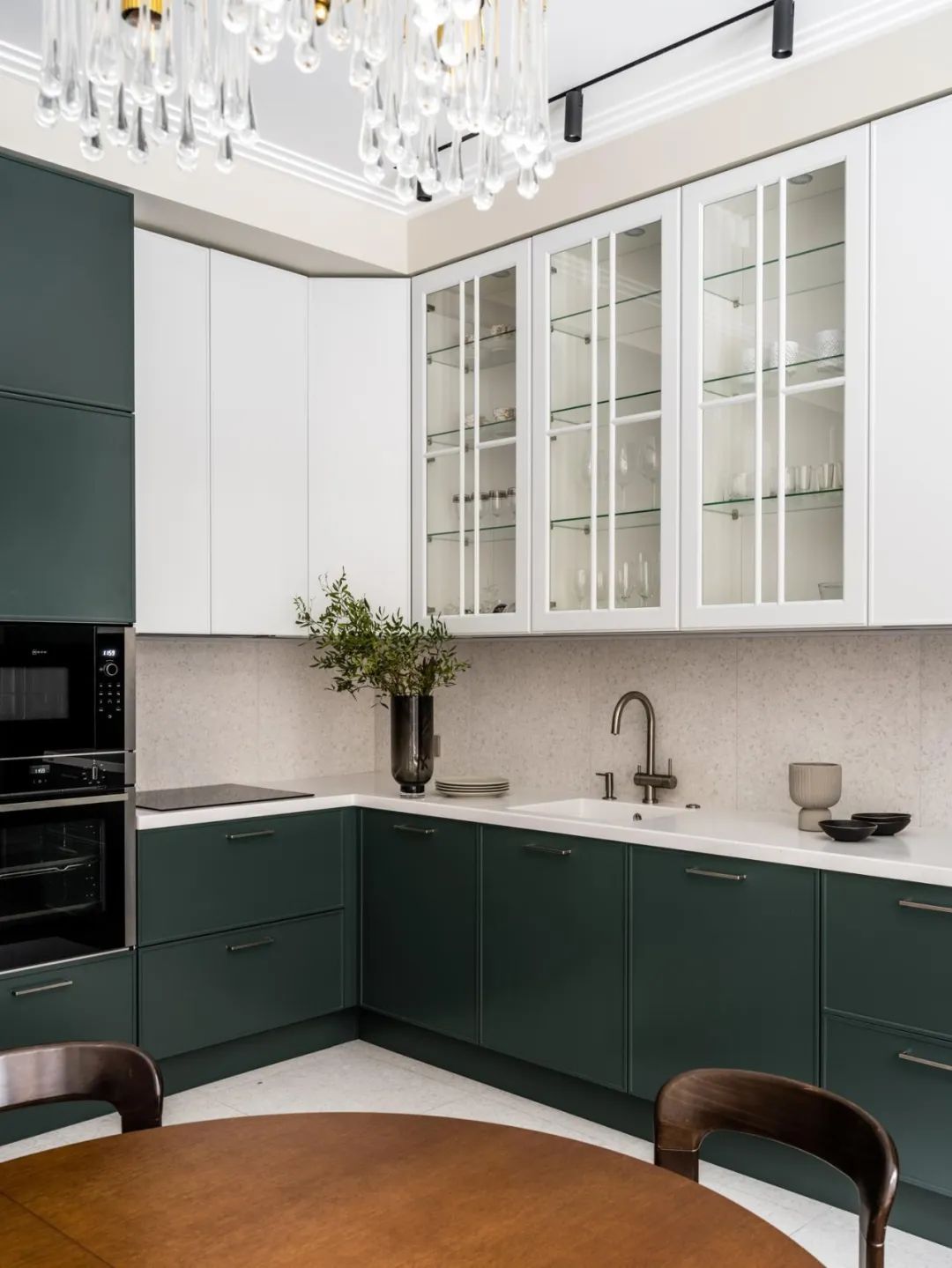 色彩斑斓的复古空间丨Yu Design Studio-10