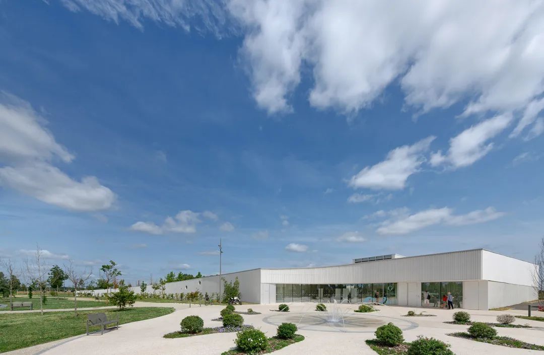 法国Fondettes游泳馆综合体-10