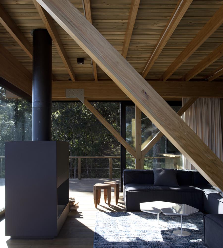 巴西 Bocaina 山居 | 木质结构的北欧风格度假屋-14