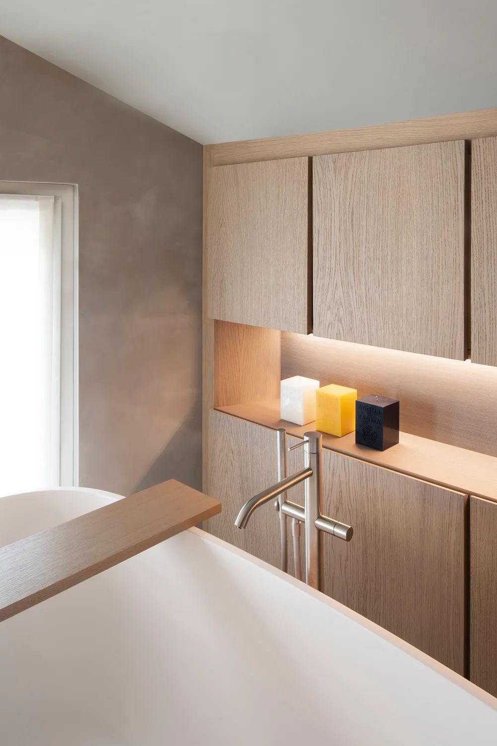 简约现代公寓设计，展现大树装饰品质-27