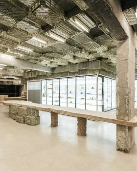 购物中心Plastic Box Supermarket Akelarre丨西班牙丨Minimal Studio