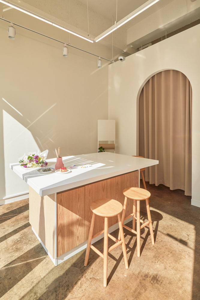 13 坪极简风个性商店设计-4